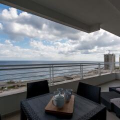 Отель Seafront Apart IN Fort Cambridge Мальта, Слима - отзывы, цены и фото номеров - забронировать отель Seafront Apart IN Fort Cambridge онлайн балкон