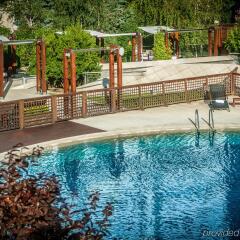 Отель Eurostars Suites Mirasierra Мадрид с домашними животными