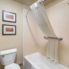 Отель Comfort Inn Near Old Town Pasadena ванная фото 2
