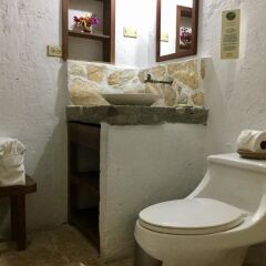 Hotel Hacienda San Lucas Копан-Руинас ванная