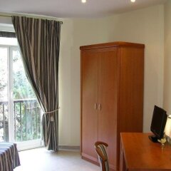 Отель Eur Executive Inn комната для гостей фото 3