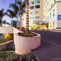 Hotel Novotel Mexico City Santa Fe парковка