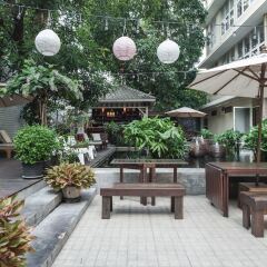 Отель Feung Nakorn Balcony Rooms and Cafe фото 17