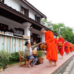 Отель Cafe de Laos Inn городской автобус