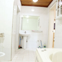 Отель Seoul Myeongdong Stay - Hostel Южная Корея, Сеул - отзывы, цены и фото номеров - забронировать отель Seoul Myeongdong Stay - Hostel онлайн ванная фото 2