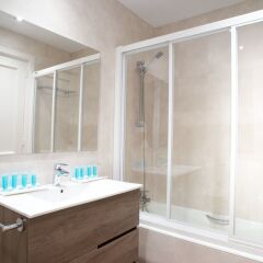 Отель Pacific La Zurriola Iberorent Apartments Испания, Сан-Себастьян - отзывы, цены и фото номеров - забронировать отель Pacific La Zurriola Iberorent Apartments онлайн ванная