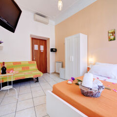 Отель B&B In the Center You Too в номере фото 2