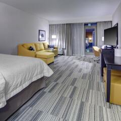 Hampton Inn & Suites Roanoke-Downtown in Roanoke, United States of America from 217$, photos, reviews - zenhotels.com guestroom photo 5