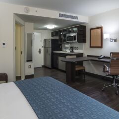 Отель Candlewood Suites Queretaro Juriquilla удобства в номере фото 2