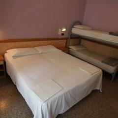 Jammin' Rimini Backpackers Hotel комната для гостей фото 3