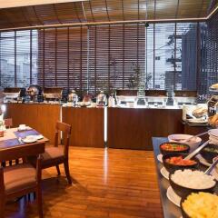 Отель Solitaire Bangkok Sukhumvit 11 Таиланд, Бангкок - 1 отзыв об отеле, цены и фото номеров - забронировать отель Solitaire Bangkok Sukhumvit 11 онлайн питание фото 3