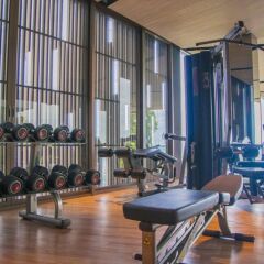 Отель Baan Plai Haad Beachfront Condominium Паттайя фитнесс-зал