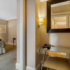 Отель Omni Berkshire Place США, Нью-Йорк - отзывы, цены и фото номеров - забронировать отель Omni Berkshire Place онлайн сейф в номере