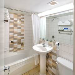 Отель L'Appartement Hotel Канада, Монреаль - отзывы, цены и фото номеров - забронировать отель L'Appartement Hotel онлайн ванная фото 2
