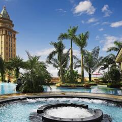 Отель Chateau Star River Guangzhou бассейн