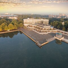 Отель Courtyard by Marriott Hannover Maschsee бассейн