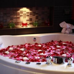 Отель Absolute Bangla Suites сауна