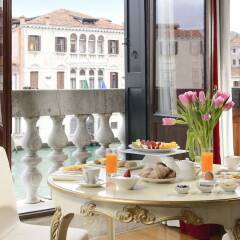 Hotel Palazzo Giovanelli e Gran Canal в номере