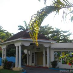 Отель Coral Seas Beach Resort фото 3