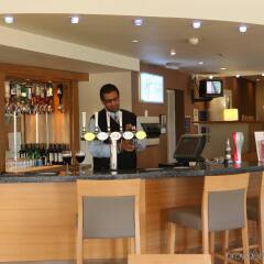 Отель Holiday Inn Express East Манчестер гостиничный бар
