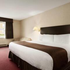 Отель Days Inn by Wyndham Trois-Rivieres комната для гостей