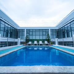 Erus Suites Hotel бассейн