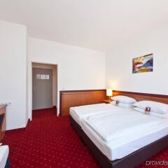 Отель Novum Hotel Aldea Berlin Centrum Германия, Берлин - 9 отзывов об отеле, цены и фото номеров - забронировать отель Novum Hotel Aldea Berlin Centrum онлайн сейф в номере