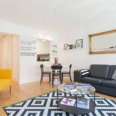 Отель Lisbon Deluxe Flat in Principe Real комната для гостей фото 5