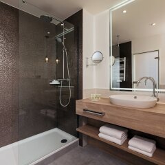 Отель Courtyard By Marriott Hamburg Airport Гамбург ванная