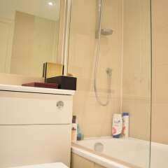 Отель North London 2 Bedroom Flat With Roof Terrace ванная