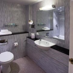 Отель Britannia Sachas Hotel Великобритания, Манчестер - 1 отзыв об отеле, цены и фото номеров - забронировать отель Britannia Sachas Hotel онлайн ванная фото 2
