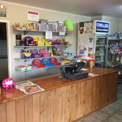 Отель Bowentown Beach Holiday Park развлечения