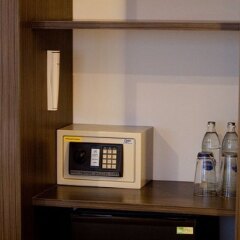 Chill Patong Hotel сейф в номере