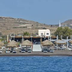 Отель Anemos Beach Lounge Hotel Греция, Остров Санторини - отзывы, цены и фото номеров - забронировать отель Anemos Beach Lounge Hotel онлайн пляж фото 2