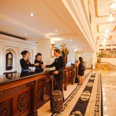 Hotel Majestic Saigon интерьер отеля фото 3
