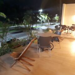 Отель Brisas 10 Beachside Suites бассейн