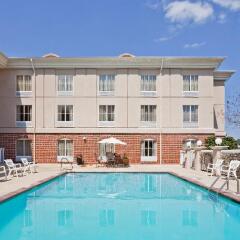 Отель Holiday Inn Express Vicksburg бассейн