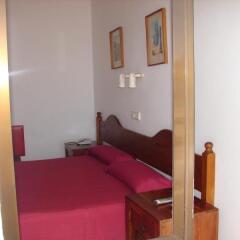 Отель Hostal Talamanca комната для гостей