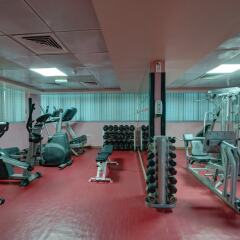 Отель Tulip Inn Sharjah фитнесс-зал фото 4
