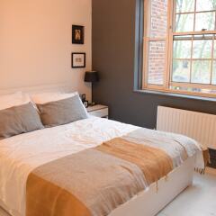 Апартаменты 2 Bedroom Apartment in Clapham Sleeps 4 комната для гостей фото 3