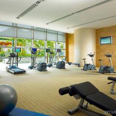 Отель Novotel Citygate Hong Kong фитнесс-зал