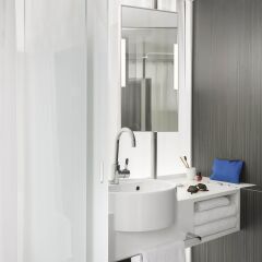 Отель OKKO Hotels Paris Porte de Versailles ванная