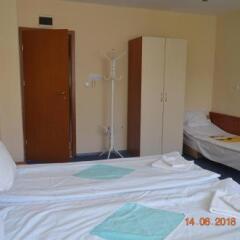 Отель Guesthouse Opal Болгария, Равда - отзывы, цены и фото номеров - забронировать отель Guesthouse Opal онлайн сейф в номере