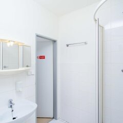 Отель Hostel Bohemia Чехия, Прага - отзывы, цены и фото номеров - забронировать отель Hostel Bohemia онлайн ванная