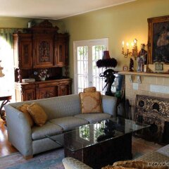 Отель Cinema Suites Bed & Breakfast США, Лос-Анджелес - отзывы, цены и фото номеров - забронировать отель Cinema Suites Bed & Breakfast онлайн интерьер отеля фото 2