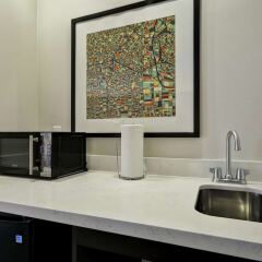 Отель Hampton Inn & Suites Los Angeles Burbank Airport Лос-Анджелес в номере