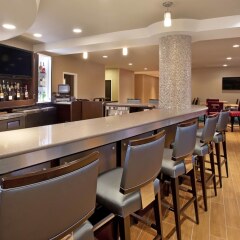 Отель Springhill Suites Minneapolis-St Paul Airpt/Mall Of America Блумингтон гостиничный бар