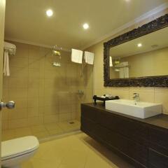 Casa Dellarte Family Resort Турция, Торба - отзывы, цены и фото номеров - забронировать отель Casa Dellarte Family Resort онлайн ванная