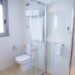 Отель Aura Park Fira Barcelona Испания, Оспиталет-де-Льобрегат - 1 отзыв об отеле, цены и фото номеров - забронировать отель Aura Park Fira Barcelona онлайн ванная