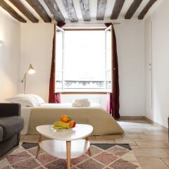 Отель Louvre - Saint Honore Private Apartment Франция, Париж - отзывы, цены и фото номеров - забронировать отель Louvre - Saint Honore Private Apartment онлайн комната для гостей фото 5